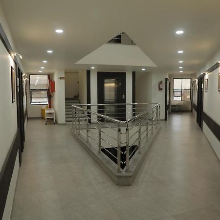 Hotel Lotus Chandrapur Zewnętrze zdjęcie