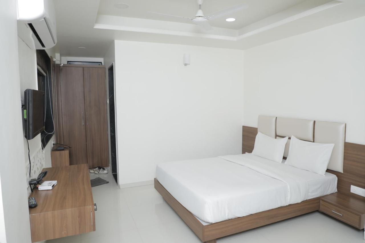 Hotel Lotus Chandrapur Zewnętrze zdjęcie
