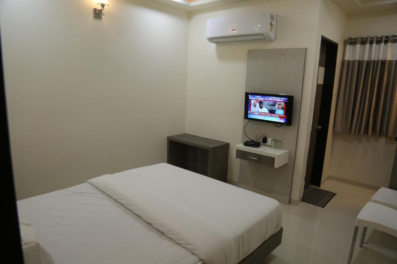Hotel Lotus Chandrapur Zewnętrze zdjęcie