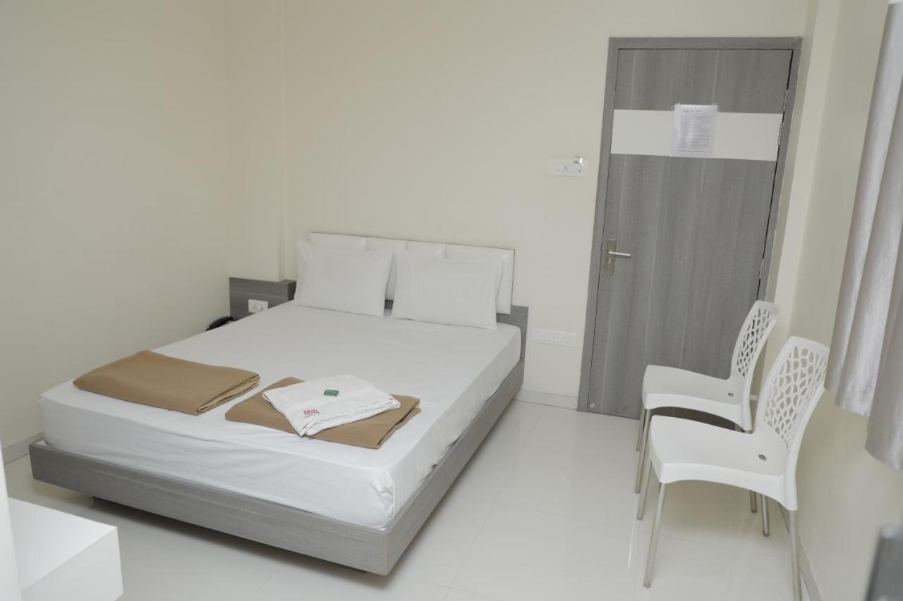 Hotel Lotus Chandrapur Zewnętrze zdjęcie