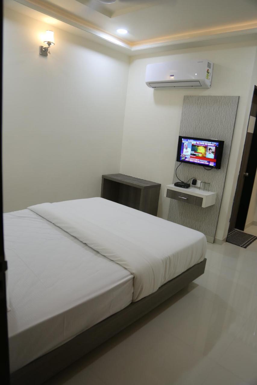 Hotel Lotus Chandrapur Zewnętrze zdjęcie