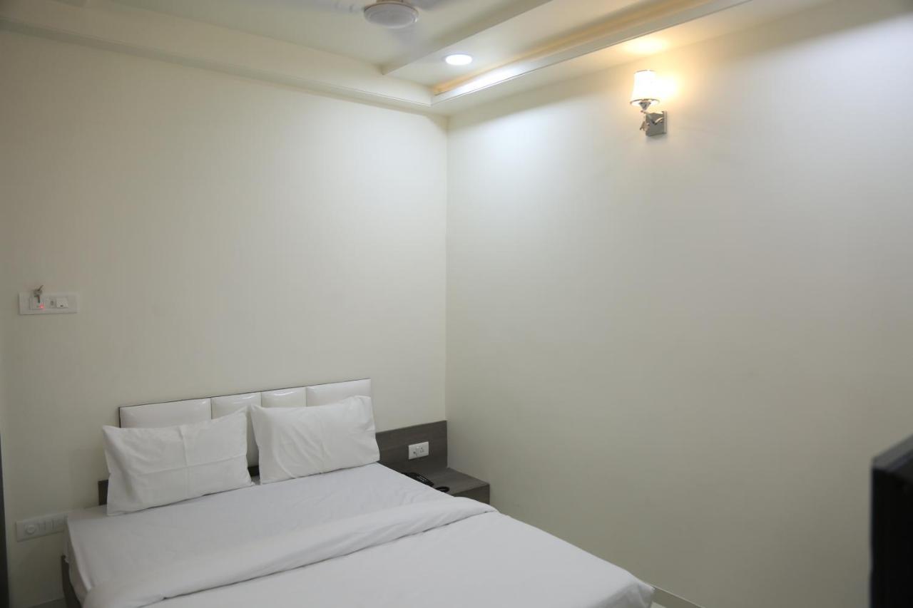 Hotel Lotus Chandrapur Zewnętrze zdjęcie