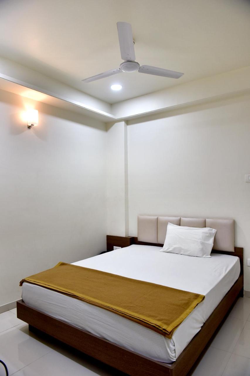 Hotel Lotus Chandrapur Zewnętrze zdjęcie