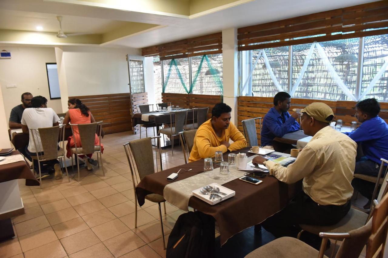 Hotel Lotus Chandrapur Zewnętrze zdjęcie