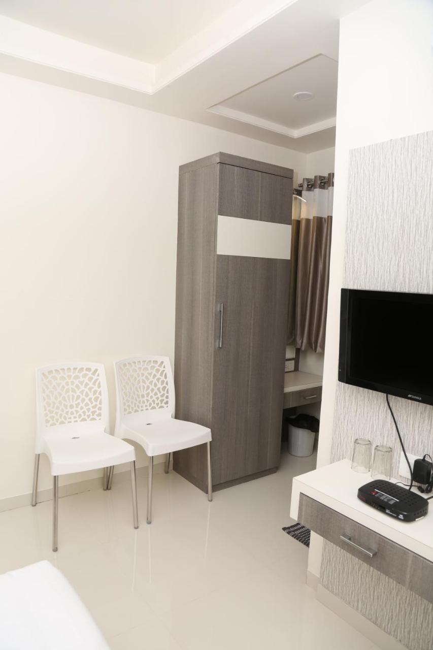 Hotel Lotus Chandrapur Zewnętrze zdjęcie